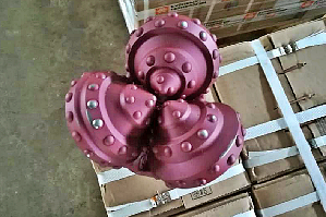 В наличии шарошечное долото 146,0 AIRS832 (146 ОКПВ)